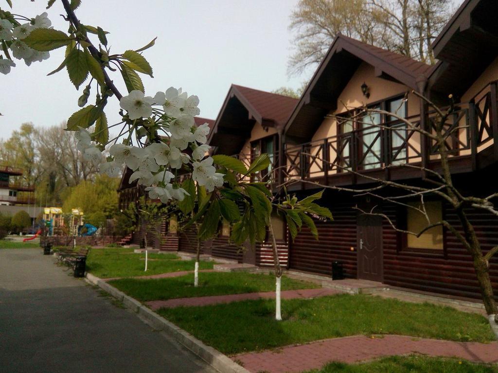 Chervona Kalina Hotel Kiev Bagian luar foto