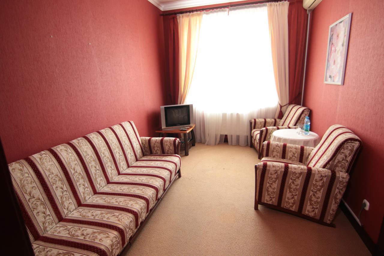Chervona Kalina Hotel Kiev Bagian luar foto