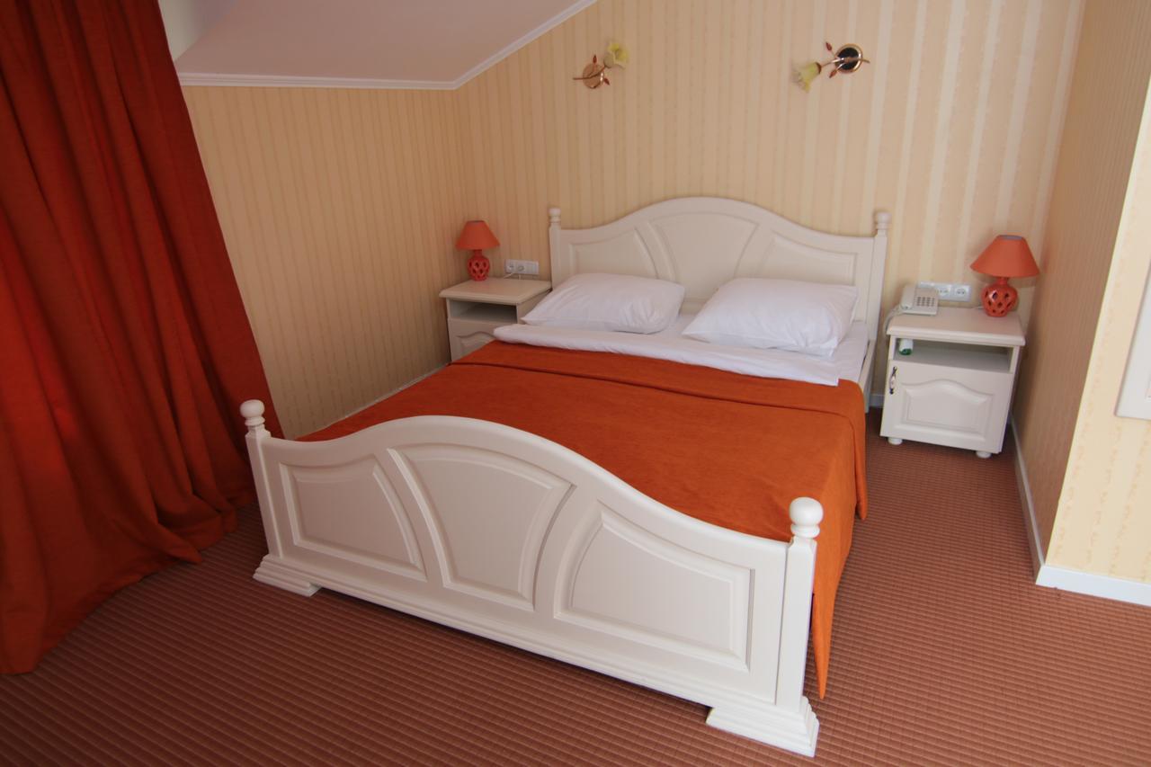 Chervona Kalina Hotel Kiev Bagian luar foto