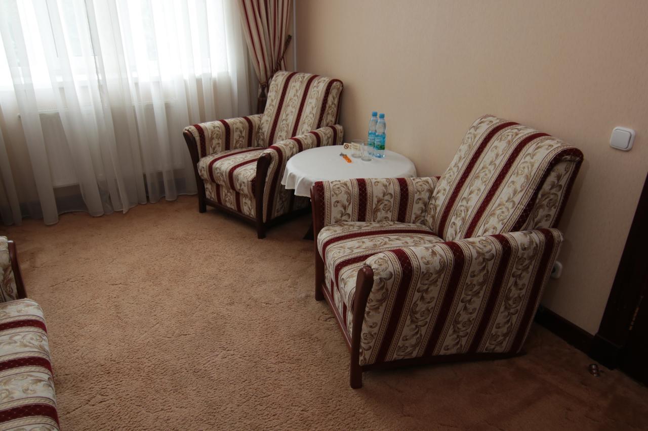 Chervona Kalina Hotel Kiev Bagian luar foto