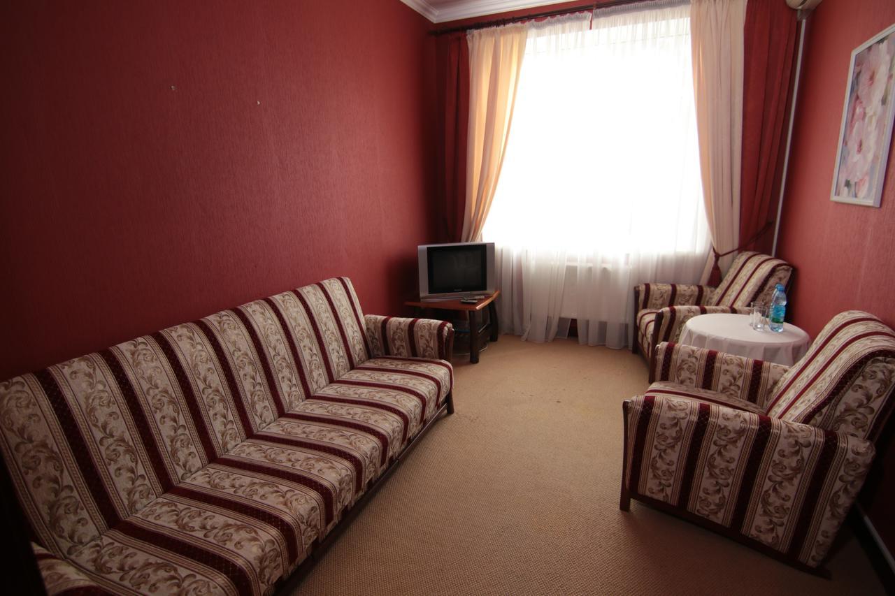 Chervona Kalina Hotel Kiev Bagian luar foto